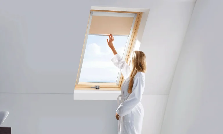 Winstar dakraam met rolgordijn